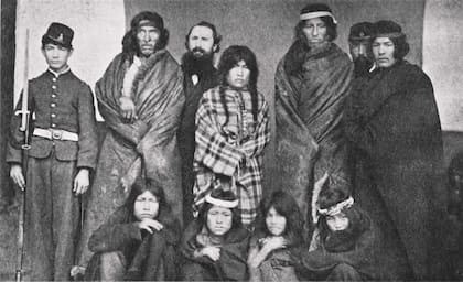 La “chusma” de Orqueke. La foto fue tomada en 1883 por Carlos Luis Spegazzini.