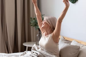 La ciencia reveló cuál es el horario ideal para levantarse después de los 60 años