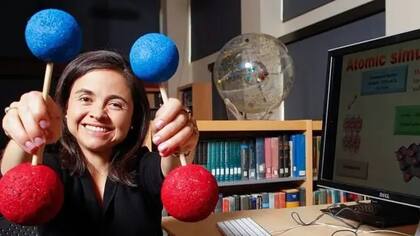 La científica colombiana Ana María Rey es física teórica atómica. "Sentí la belleza de la física; gobierna nuestro universo, desde los movimientos de electrones dentro de un átomo hasta el comportamiento de los agujeros negros"