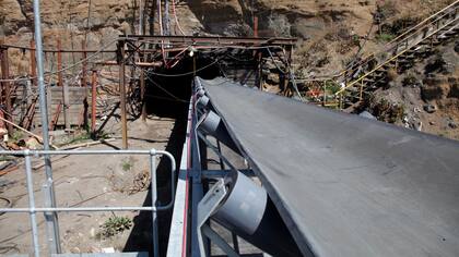 La cinta por la que debería circular el carbón desde la mina, inactiva