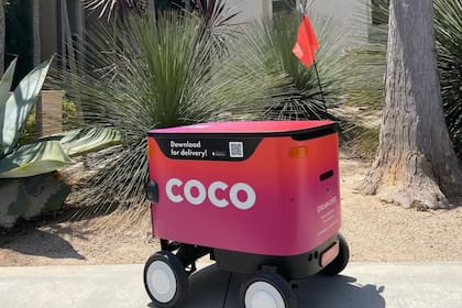 La circulación de Coco en entornos urbanos plantea desafíos relacionados con la seguridad y la convivencia con peatones y vehículos. Foto: @coco.robot.