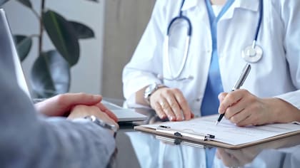 La cirugía combinada con quimioterapia sigue siendo la principal opción con intención curativa en los casos localizados