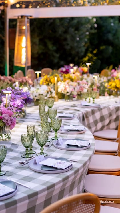 La cita fue en su casa de Pilar e incluyó una íntima cena para sus amigas (Foto: Instagram @yanilatorre)