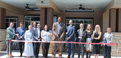 La ciudad de Austin estrena el complejo residencial Red Oaks con 70 unidades asequibles