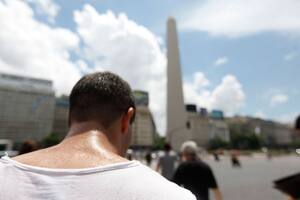 La ciudad de Buenos Aires vive altas temperaturas y recomienda cuidarse de los golpes de calor