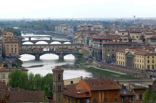 La ciudad de Florencia con sus puentes