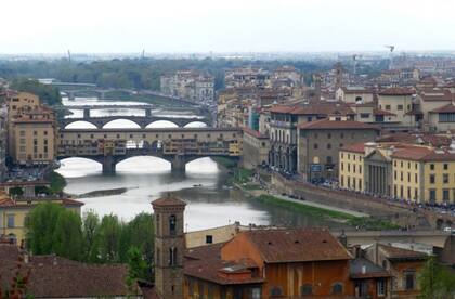 La ciudad de Florencia con sus puentes