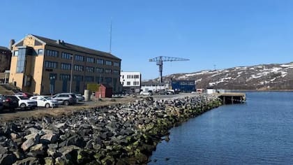 La ciudad de Kirkenes espera ser la primera parada europea para los buques de carga chinos en el futuro, pero teme permitir que Pekín tenga demasiada influencia en su puerto.