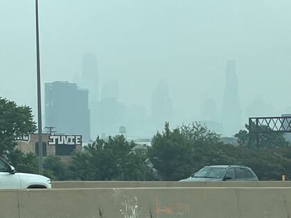 La Ciudad de los Vientos se llenó de una niebla que redujo la visibilidad de automovilistas y peatones