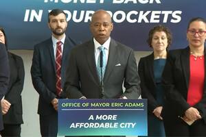 La ciudad de Nueva York lanza una iniciativa para ayudar a los trabajadores municipales a gestionar y reducir su deuda estudiantil a través del Programa de Condonación de Préstamos de Servicio Público