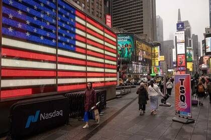 La ciudad de Nueva York recortó un 17% su previsión de turistas internacionales para este año y atribuyó la baja a las políticas de Trump