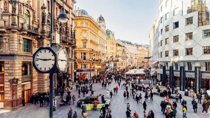 La ciudad de Viena instó a sus visitantes a "Disfrutar Viena. No #Viena", y dirigió a los turistas hacia los barrios de la ciudad, lejos de sus famosos museos y palacios