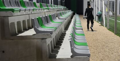 La Ciudad Deportiva Luis Suárez, sede de Deportivo LSM, está ubicada en Camino de Los Horneros, a pocos kilómetros de la Ruta Interbalnearia, en Ciudad de la Costa, Uruguay