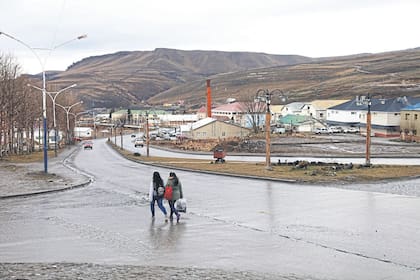 La ciudad. La entrada a Río Turbio, con el yacimiento de fondo