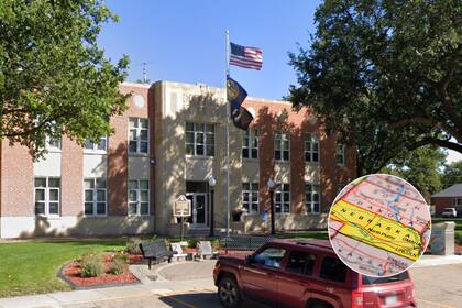 La ciudad rural Elwood, en Nebraska, desde 2013 tiene un plan de terrenos gratuitos para aquellas personas que quieran construir su casa y residir permanentemente en el lugar