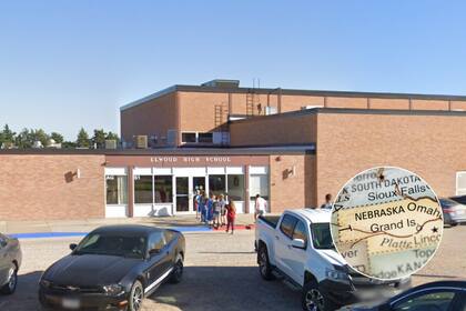 La ciudad rural Elwood, en Nebraska, desde 2013 tiene un plan de terrenos gratuitos para aquellas personas que quieran construir su casa y residir permanentemente en el lugar