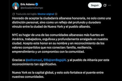 La ciudadanía se formalizó mediante un decreto oficial del Estado albanés