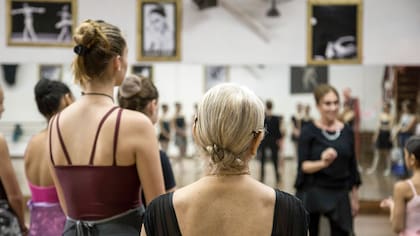 La clase de ballet que mezcla bailarinas de todas las edades