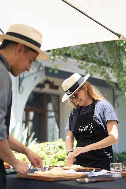 La clase de cocina criolla mendocina es una de las experiencias que ofrece el resort