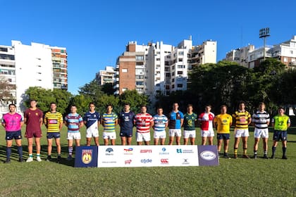 La clásica foto oficial de la URBA, con los participantes del Top 14, que arranca este sábado