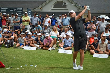 La clínica de Emiliano Grillo ante una multitud