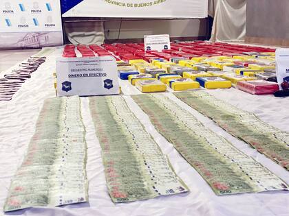 La cocaína y el dinero secuestrado en los allanamientos