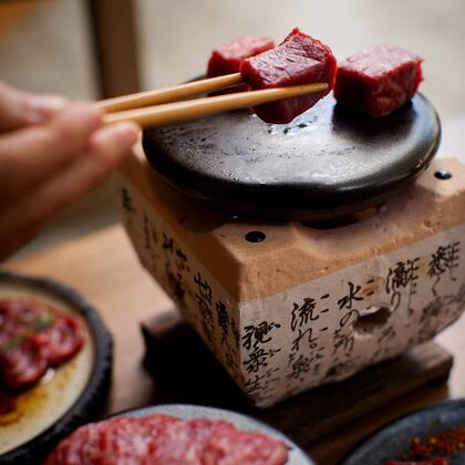 La cocción se termina en la propia mesa.