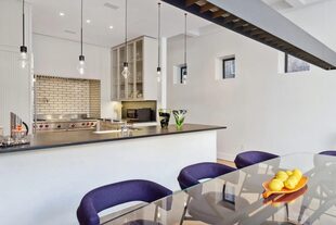 La cocina con espacio para comedor