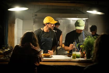 La cocina de Faro Norte, el restaurante de Proyecto Pescado en Mar del Plata