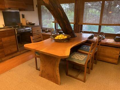 La cocina de la casa está en el piso superior, donde viven los dueños.