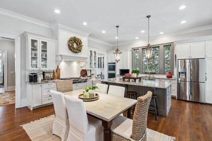 La cocina de la mansión que es réplica de Disney en Atlanta