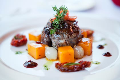 La cocina está a cargo del chef Cristian Carello.