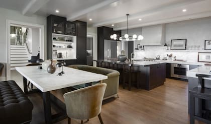 Meg Ryan remodela su mansión para duplicar su valor de venta 5 Cocina integrada