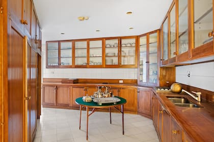 La cocina se encuentra en el primer piso de la vivienda