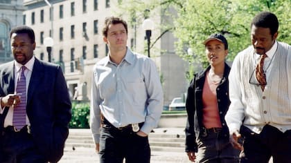 La colaboración en los guiones de la serie The Wire, de HBO, fue la primera incursión del novelista Lehane en la televisión.