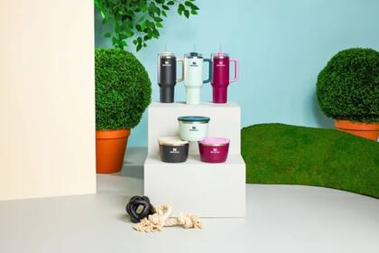 La colección completa también incluye unos exclusivos vasos térmicos para los dueños de las mascotas (target.com)