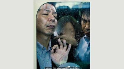 La colección Compresión en Tokio, de Michael Wolf, se exhibe en la Flowers Gallery de Londres hasta el 1º de julio de 2017