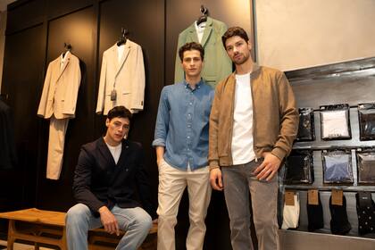 La colección Verano 25.26 de Devré propone para el vestir masculino una mirada fresca y contemporánea que apuesta por las texturas.