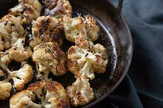 Dos recetas con coliflor, la hortaliza generosa y fácil de digerir que nos regala el otoño