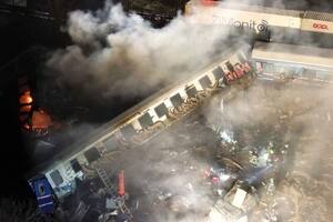 Al menos 32 muertos y más de 85 heridos en un choque de trenes