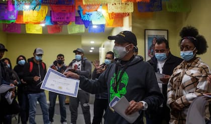 La Colmena, un grupo sin fines de lucro en Staten Island ofrece capacitación de salud y seguridad ocupacional para inmigrantes.Credit...