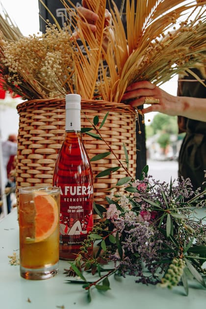 La comida fue pensada para maridar con las tres versiones de su propio vermut.