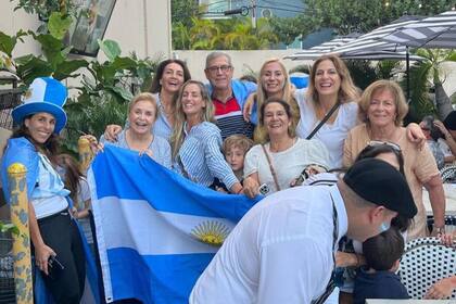La comida típica y las banderas no faltan en cada partido que se vive en Miami (Foto Instagram @themilanezza)
