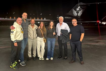 La comitiva que viajó para reunirse con Milei. De izquierda a derecha: Rob Citrone, Matt Dellorfano, Leonardo Scatturice, Soledad Cedro, Belén Arrieta, Matt Schlapp y un hombre no identificado