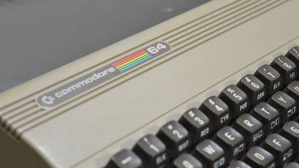 La Commodore 64 fue presentada a principios de 1982 y salió a la venta en agosto de ese año