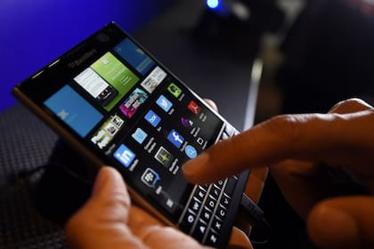 La compañía canadiense extraía la cámara y los micrófonos de los smartphones de BlackBerry