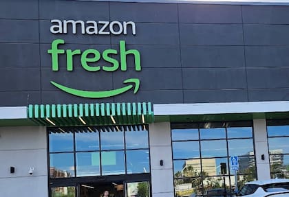La compañía planea ofrecer Amazon Fresh como servicio en línea luego del cierre de las tiendas físicas