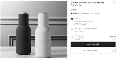 La comparación con otros modelos, como el de CB2, es inevitable. Este último, con un precio cercano a los US$90, presenta un diseño más refinado, con detalles en nogal y una mayor variedad de colores (Imagen de CB2)