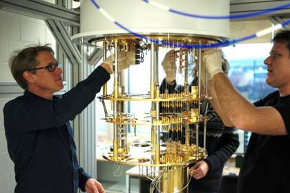 La computadora cuántica de IBM almacena cúbits superconductores a temperaturas extremadamente bajas