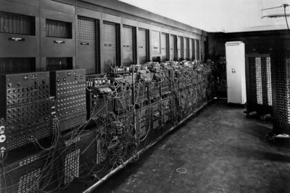 La computadora ENIAC ocupaba un espacio de más de 160 metros cuadrados y pesaba 27 toneladas